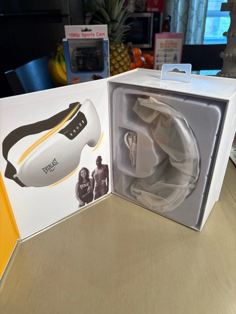 Everlast Silver and Black Heated Eye Massager
